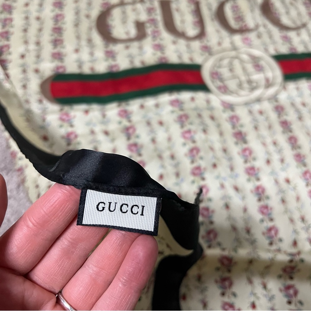 Gucci Cream Floral Silk Scarf with Black Border and Red-Green Stripe - Picture 4 of 5